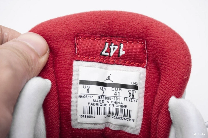 Free Line 3 Cement Retro Jordan  Throw 923096-101 White 1112